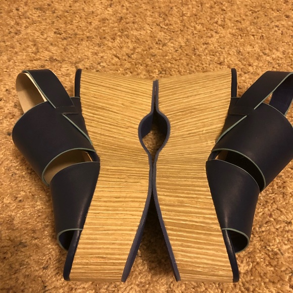 KELSI DAGGER NASH BLUEBERRY PLATFORM SANDAL - Picture 6 of 7